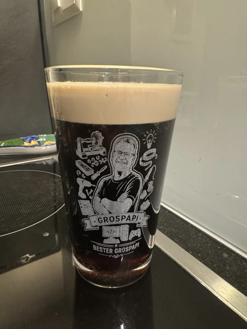 Glas mit persönlicher Grosspapi-Gravur